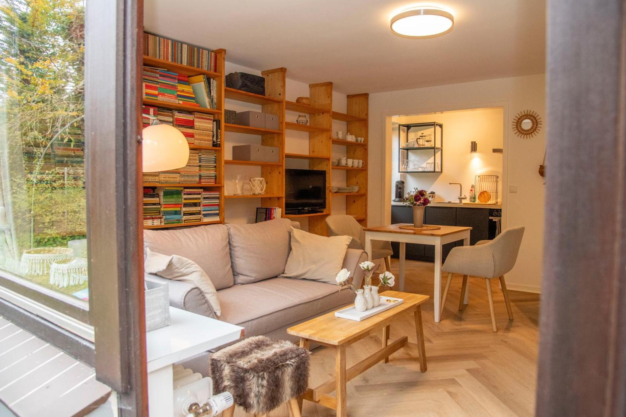 Mitten Im Gruenen - Apartment Mit Wohlfuehlcharakter In Stadtrandlage Eutin Exterior photo